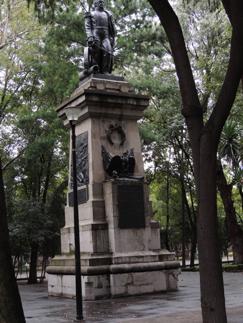 statue